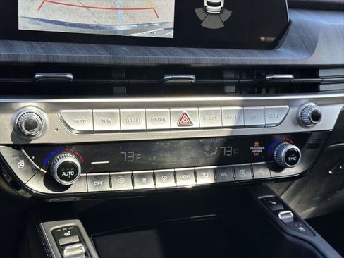 Used 2023 Kia Telluride EX w/ EX Captain's Chair Package AWD/4WD image 24