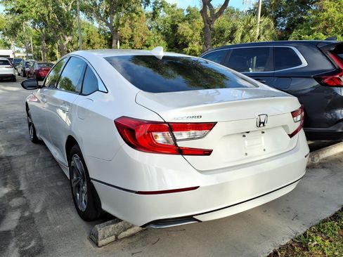 Used 2018 Honda Accord EX image 4