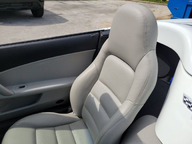 Used 2010 Chevrolet Corvette Convertible w/ Preferred Equipment Group RWD image 20