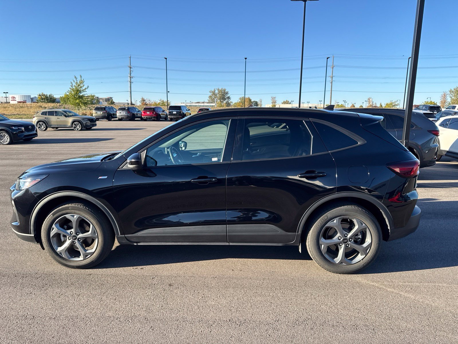 Used 2025 Ford Escape ST-Line Select AWD/4WD image 4