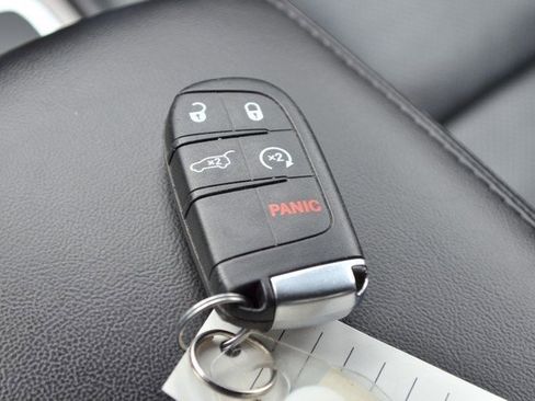 Used 2021 Jeep Grand Cherokee Limited w/ Luxury Group II image 26