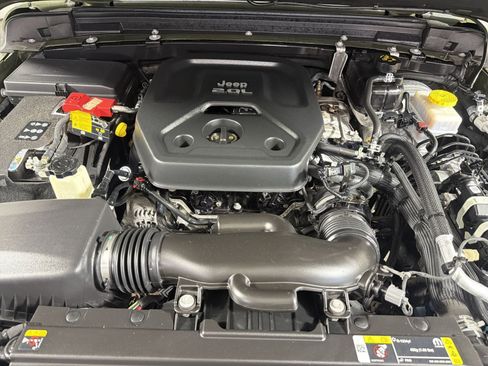 Used 2021 Jeep Wrangler Unlimited Sport AWD/4WD image 34