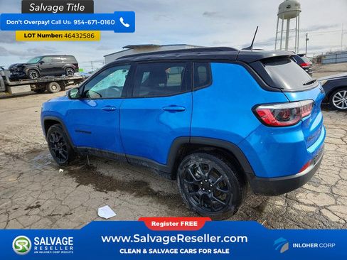 Used 2024 Jeep Compass Latitude w/ Convenience Group AWD/4WD image 3