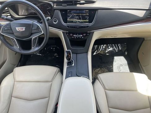 Used 2018 Cadillac XT5 Luxury w/ Driver Awareness Package FWD image 21
