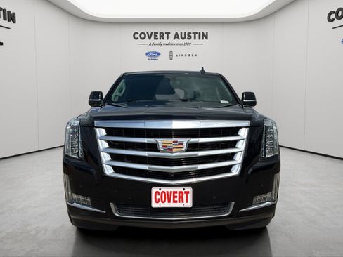 Used 2018 Cadillac Escalade Luxury image 8