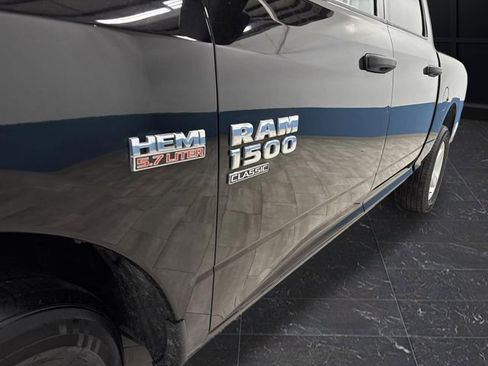 Used 2022 RAM 1500 Classic SLT image 33