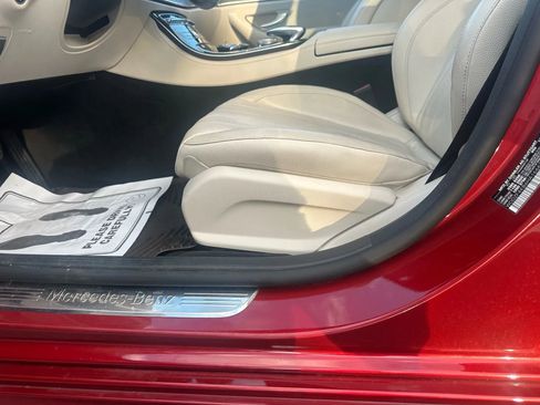 Used 2017 Mercedes-Benz E 300 4MATIC image 18