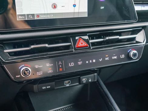 Certified 2025 Kia Niro EX FWD image 21