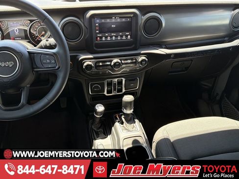 Used 2023 Jeep Wrangler Unlimited Sport image 16