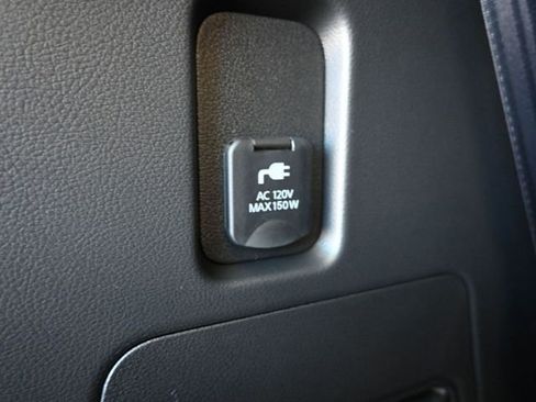 New 2026 Nissan Armada SL w/ Captain's Chari Seat Package image 12