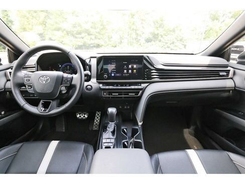 Used 2026 Toyota Camry SE w/ Convenience Package FWD image 7