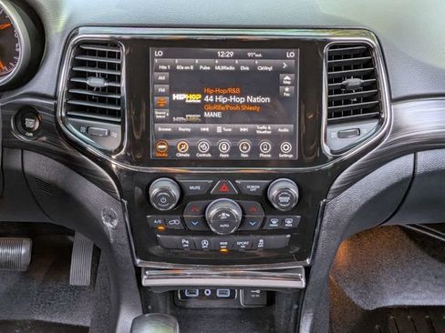 Used 2021 Jeep Grand Cherokee Laredo X RWD image 18