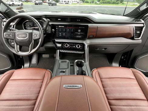 Used 2024 GMC Sierra 2500 Denali Ultimate image 4