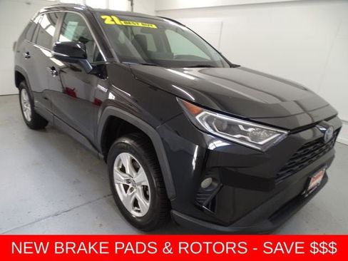 Used 2021 Toyota RAV4 XLE w/ Convenience Package AWD/4WD image 1