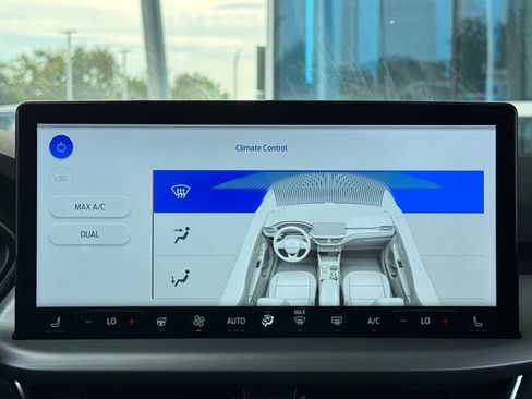 Used 2023 Ford Escape Platinum image 18