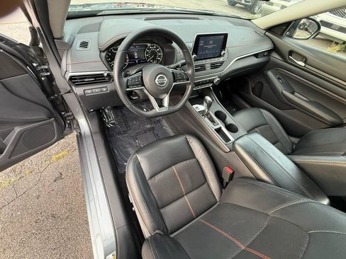 Used 2020 Nissan Altima 2.5 SR FWD image 15