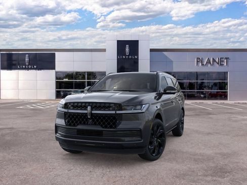 New 2026 Lincoln Navigator Black Label AWD/4WD image 2