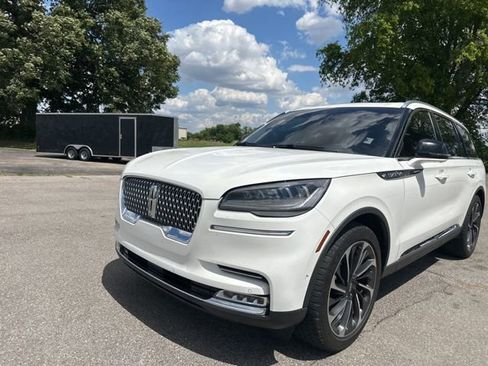 Used 2020 Lincoln Aviator Reserve w/ Equipment Group 201A AWD/4WD image 2