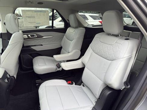 New 2026 Ford Explorer Platinum w/ LUX Leather Package image 22