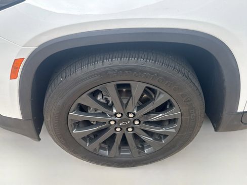 Used 2022 Chevrolet Traverse RS image 33