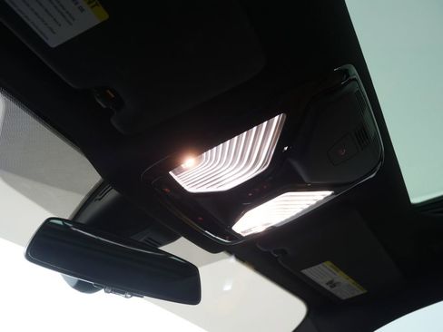 Used 2024 BMW 230i Coupe w/ Premium Package image 17