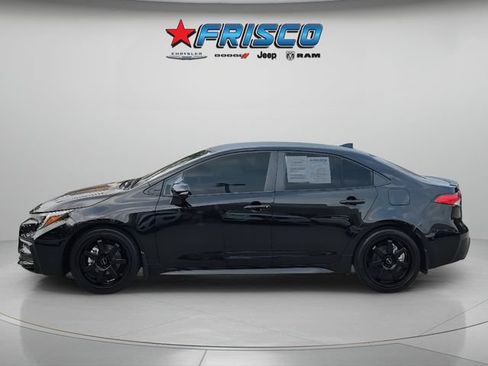 Used 2025 Toyota Corolla SE FWD image 3