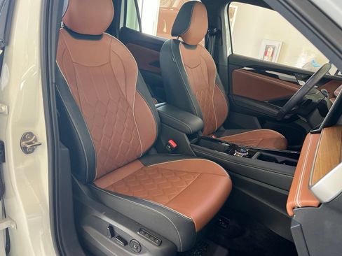 Used 2026 Volkswagen Tiguan SEL R-Line AWD/4WD image 43