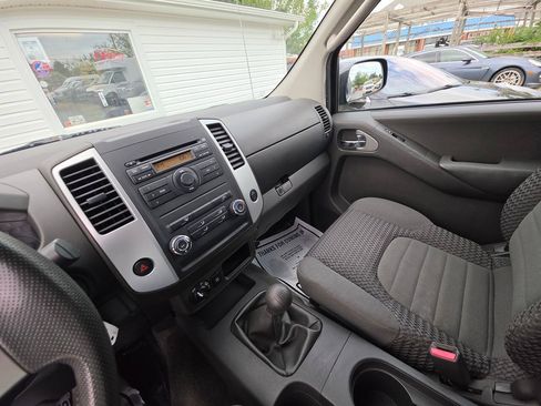 Used 2010 Nissan Frontier SE w/ SE Value Truck Pkg AWD/4WD image 20