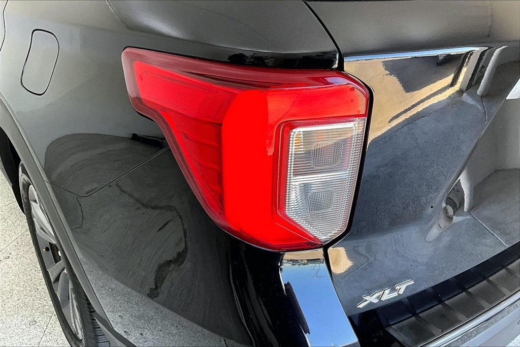 Used 2024 Ford Explorer XLT w/ Equipment Group 202A RWD image 38