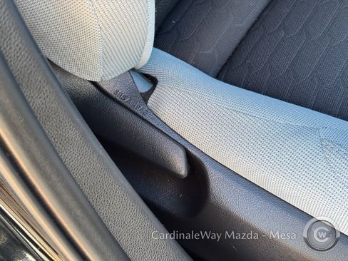 Used 2023 Toyota Corolla SE image 13