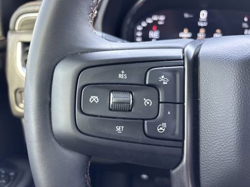 Used 2024 GMC Yukon AT4 w/ Technology Package image 32