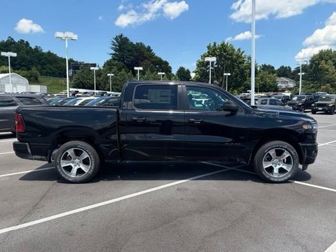 New 2026 RAM 1500 Express AWD/4WD image 8