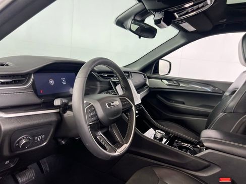 Used 2023 Jeep Grand Cherokee Altitude image 22