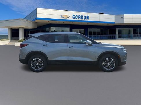 Used 2024 Chevrolet Blazer LT w/ Convenience Package FWD image 7