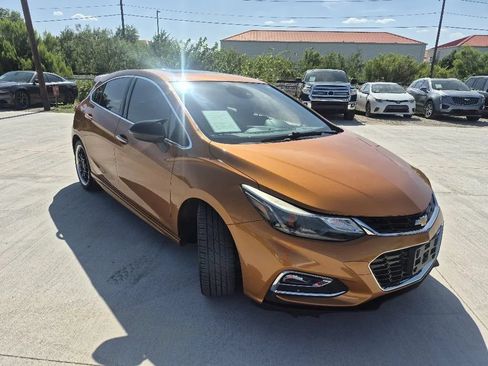 Used 2017 Chevrolet Cruze Premier FWD image 4