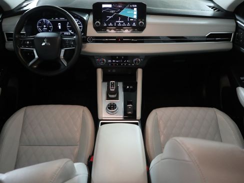 Used 2024 Mitsubishi Outlander SEL image 15