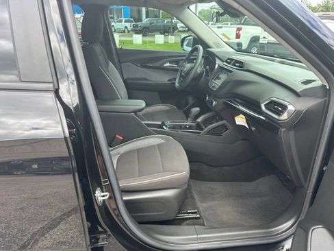 Used 2023 Chevrolet TrailBlazer LT AWD/4WD image 30