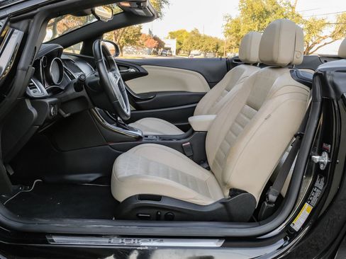 Used 2018 Buick Cascada Premium image 4
