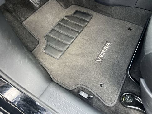Used 2025 Nissan Versa S FWD image 17