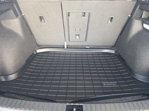 Used 2025 Volkswagen Taos SE FWD image 27