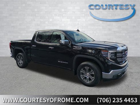 Used 2025 GMC Sierra 1500 SLT image 1