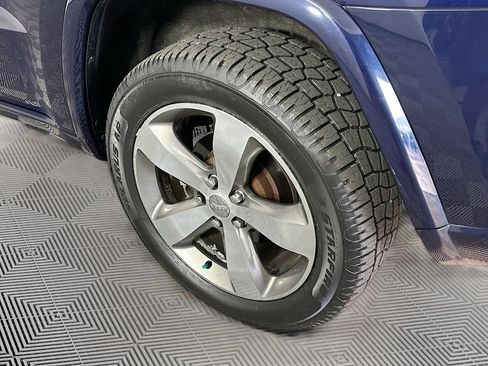 Used 2014 Jeep Grand Cherokee Overland w/ Advanced Technology Group AWD/4WD image 41