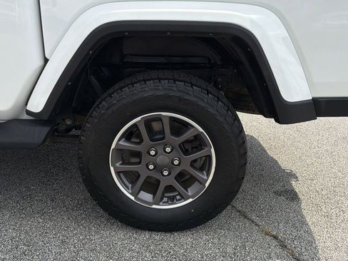 Used 2021 Jeep Gladiator Overland w/ Uconnect 4C Nav & Sound Group AWD/4WD image 29