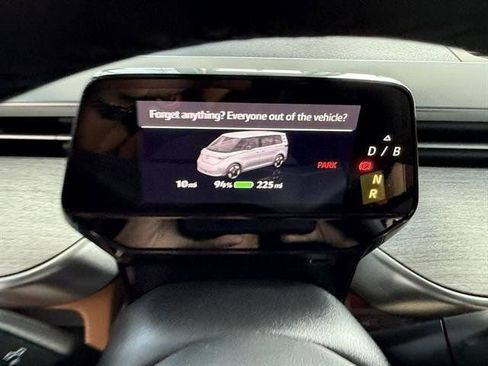 New 2025 Volkswagen ID. Buzz Pro S image 22