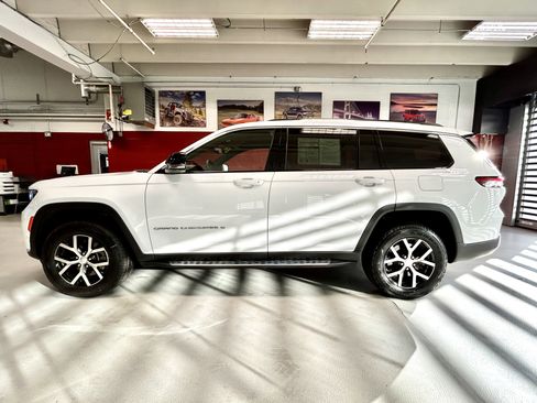 Certified 2023 Jeep Grand Cherokee L Limited w/ Luxury Tech Group II image 2