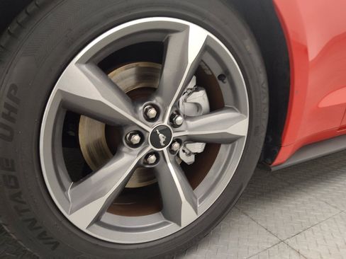 Used 2017 Ford Mustang Coupe RWD image 31
