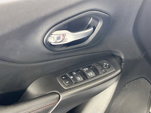 Used 2022 Jeep Cherokee Trailhawk w/ Trailer Tow Group image 17