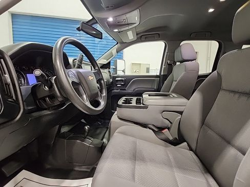Used 2019 Chevrolet Silverado 2500 W/T AWD/4WD image 14