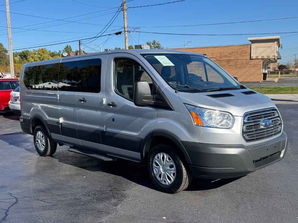 Used 2016 Ford Transit 350 XLT RWD image 4