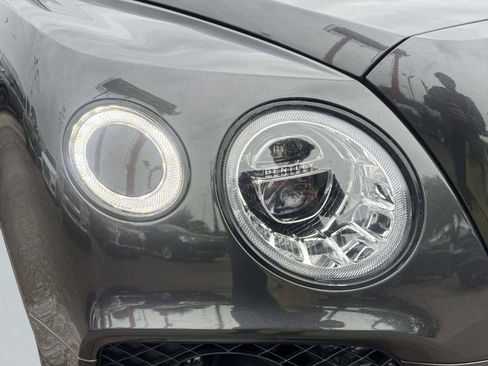 Used 2018 Bentley Bentayga AWD/4WD image 11